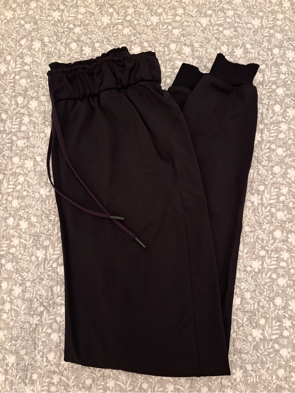 lululemon Black Track Jogger Pants size 6